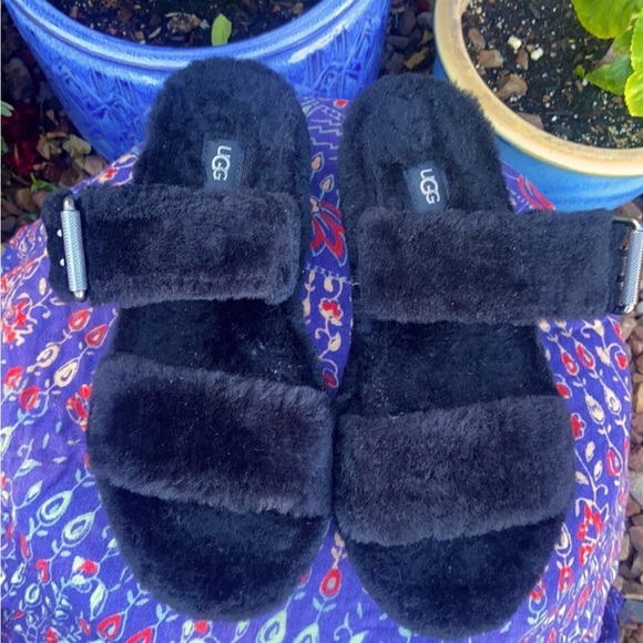 ❤️ UGG Fuzz Yeah Plush Black Slides / Slippers / Sandals ❤️ - Picture 1 of 13